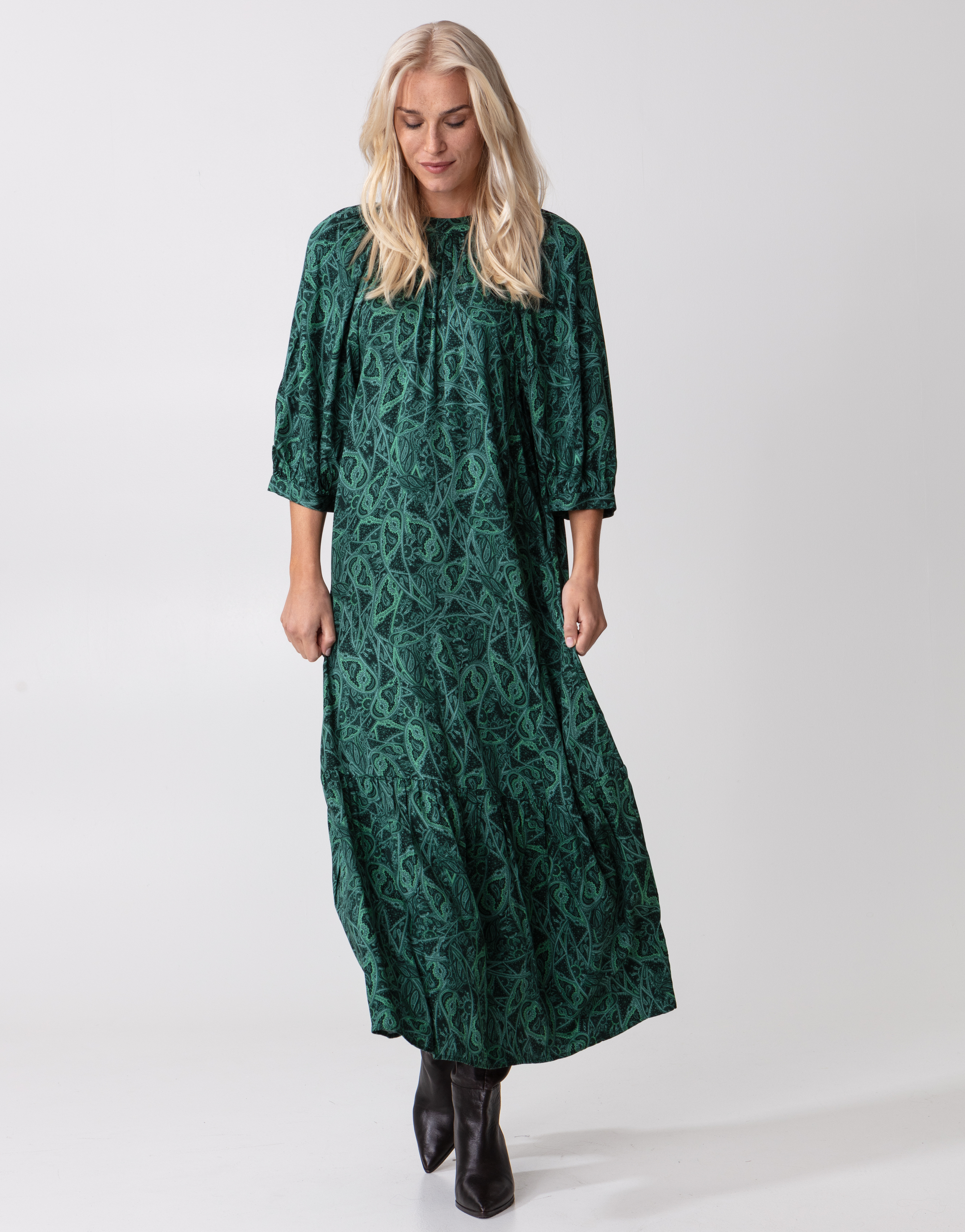 Maxi dress with puff sleeves thumbnail 2