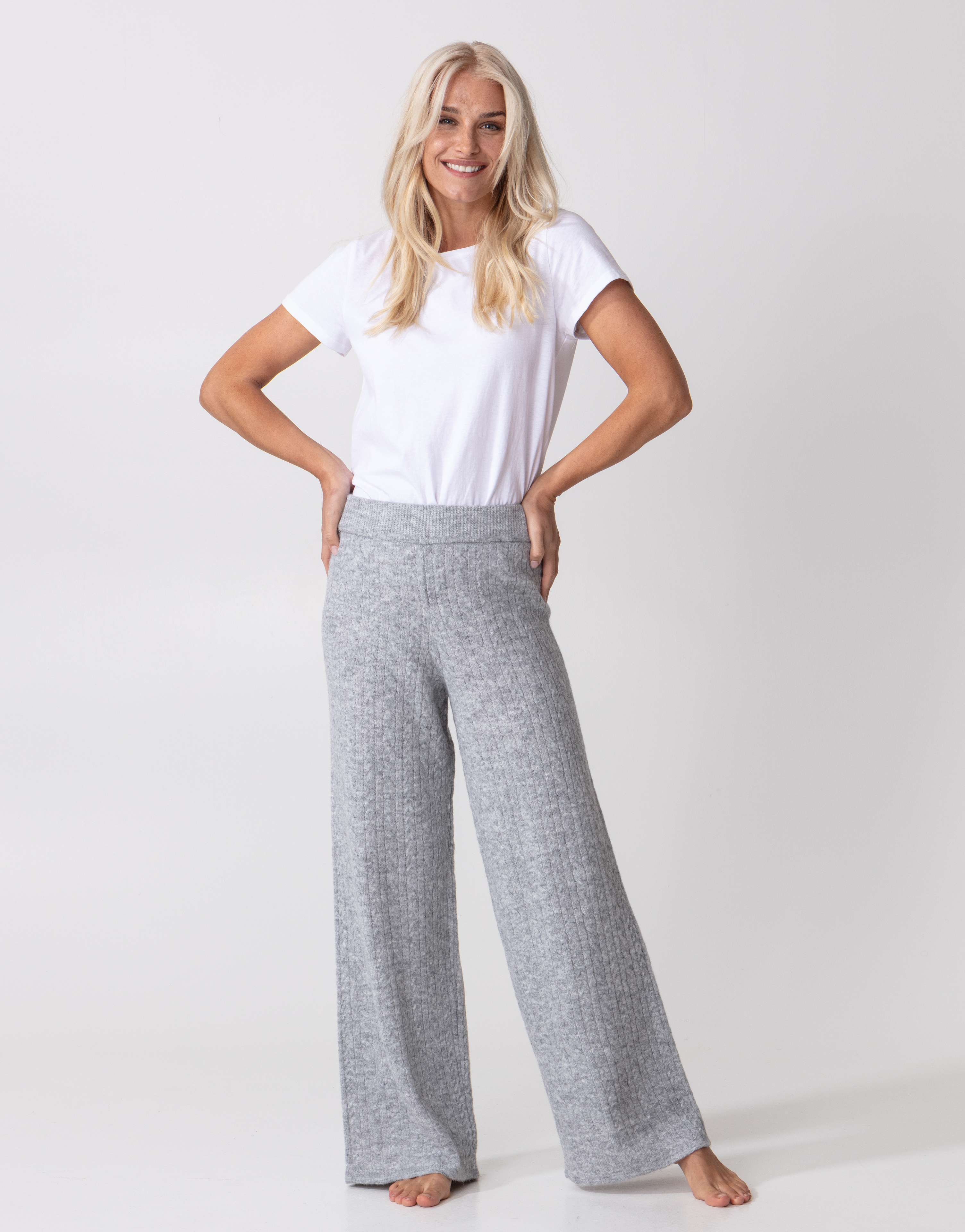 Cable knit trousers Image 0