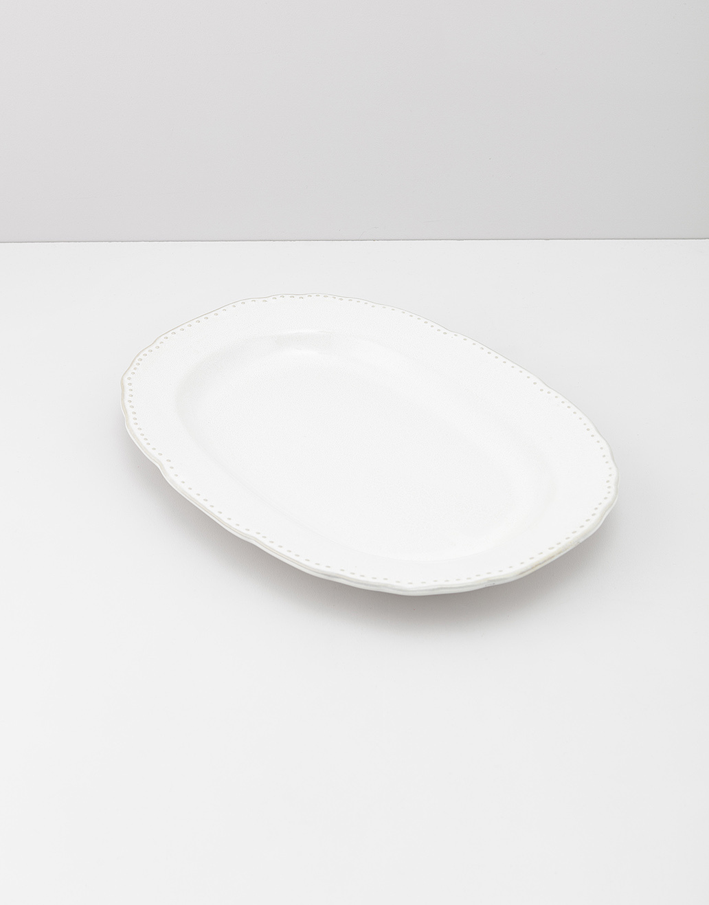 Stoneware serving plate Image 0