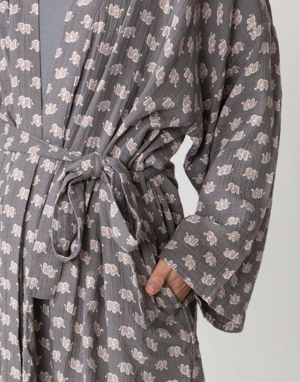 Elephant patterned robe thumbnail 3