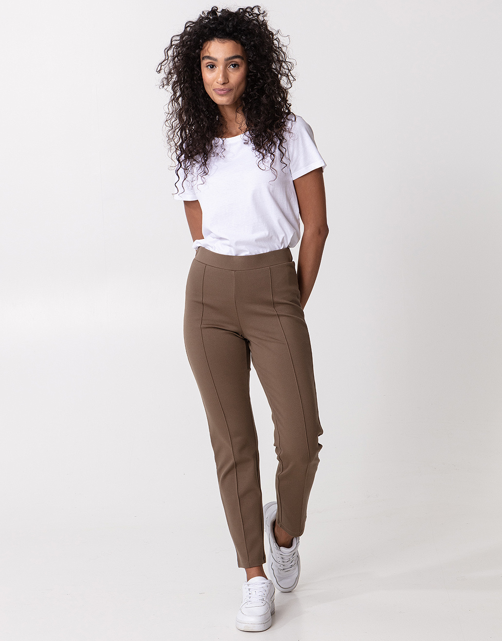 Stretchy straight trousers Image 0