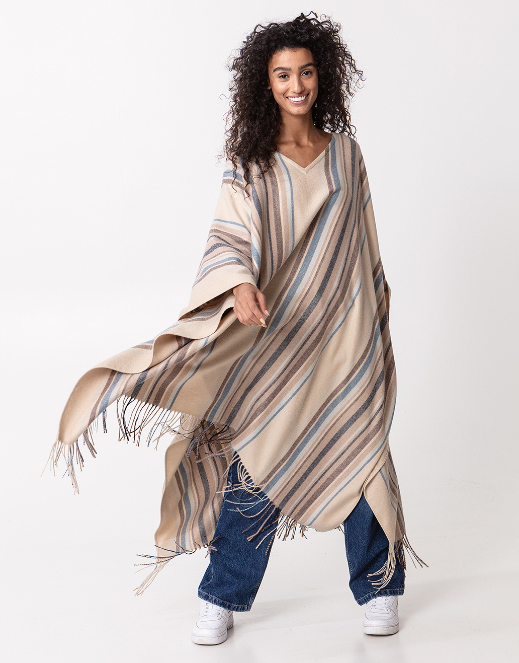 Striped poncho with fringes Image 0
