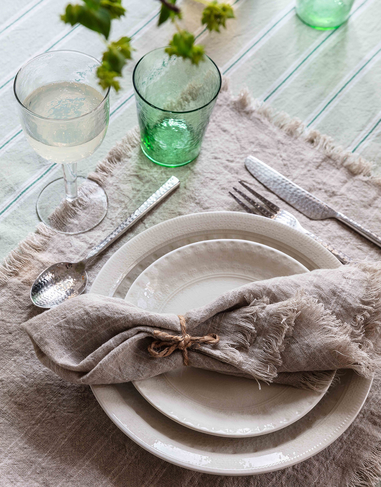 Linen placemat with fringe thumbnail 2