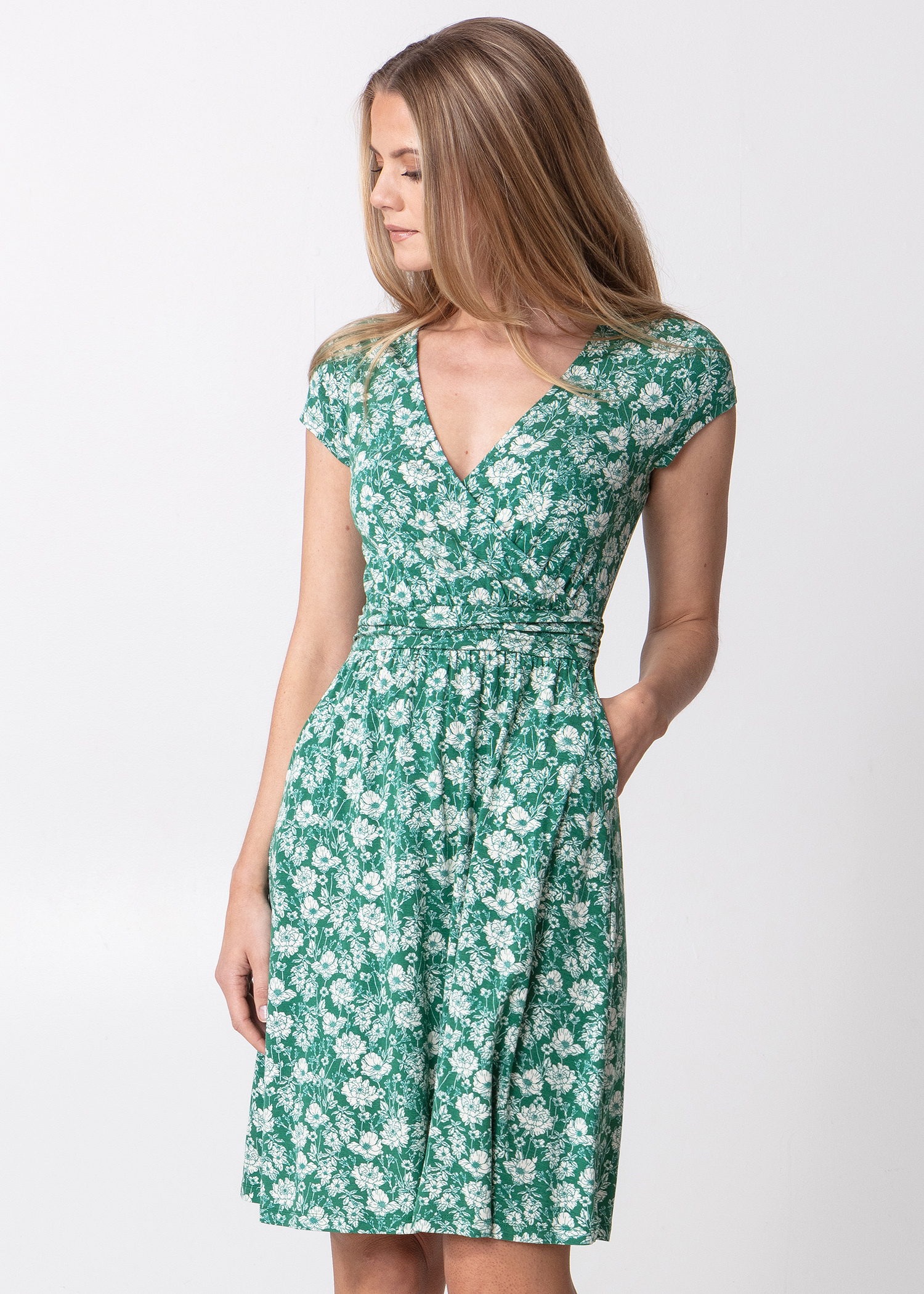 Mønstret kjole med lommer Image 0