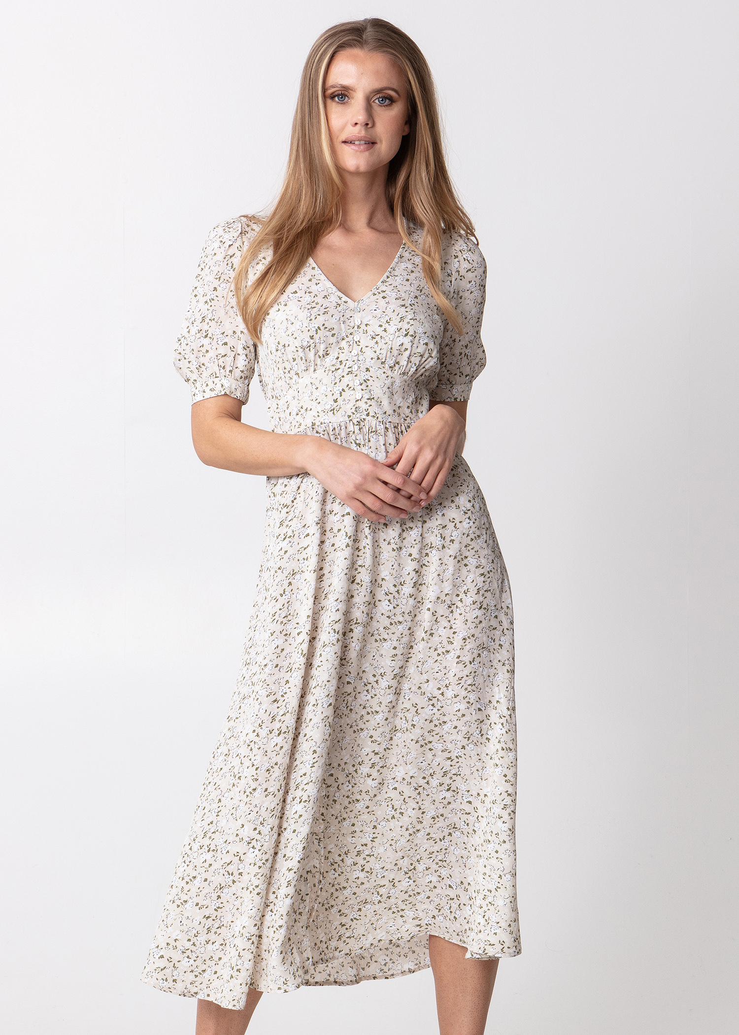Kurzärmliges Kleid mit Muster Image 0