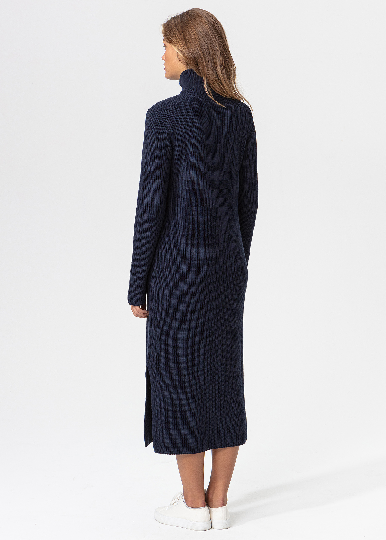 Long knitted dress with collar thumbnail 7