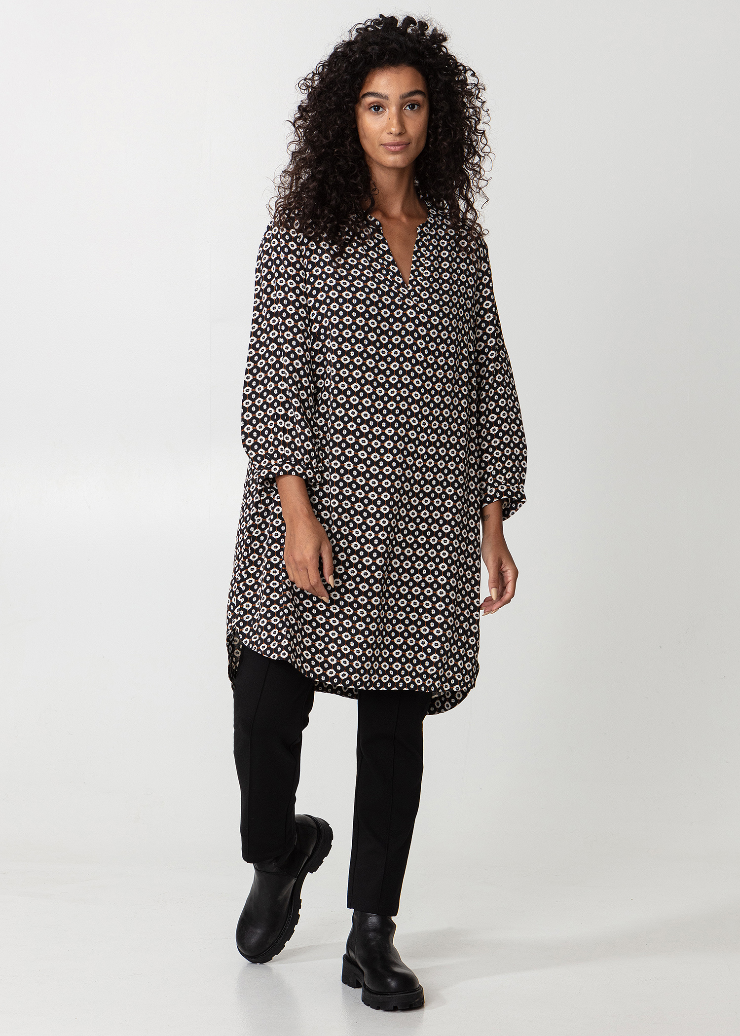 Patterned 3/4 sleeved tunic thumbnail 3