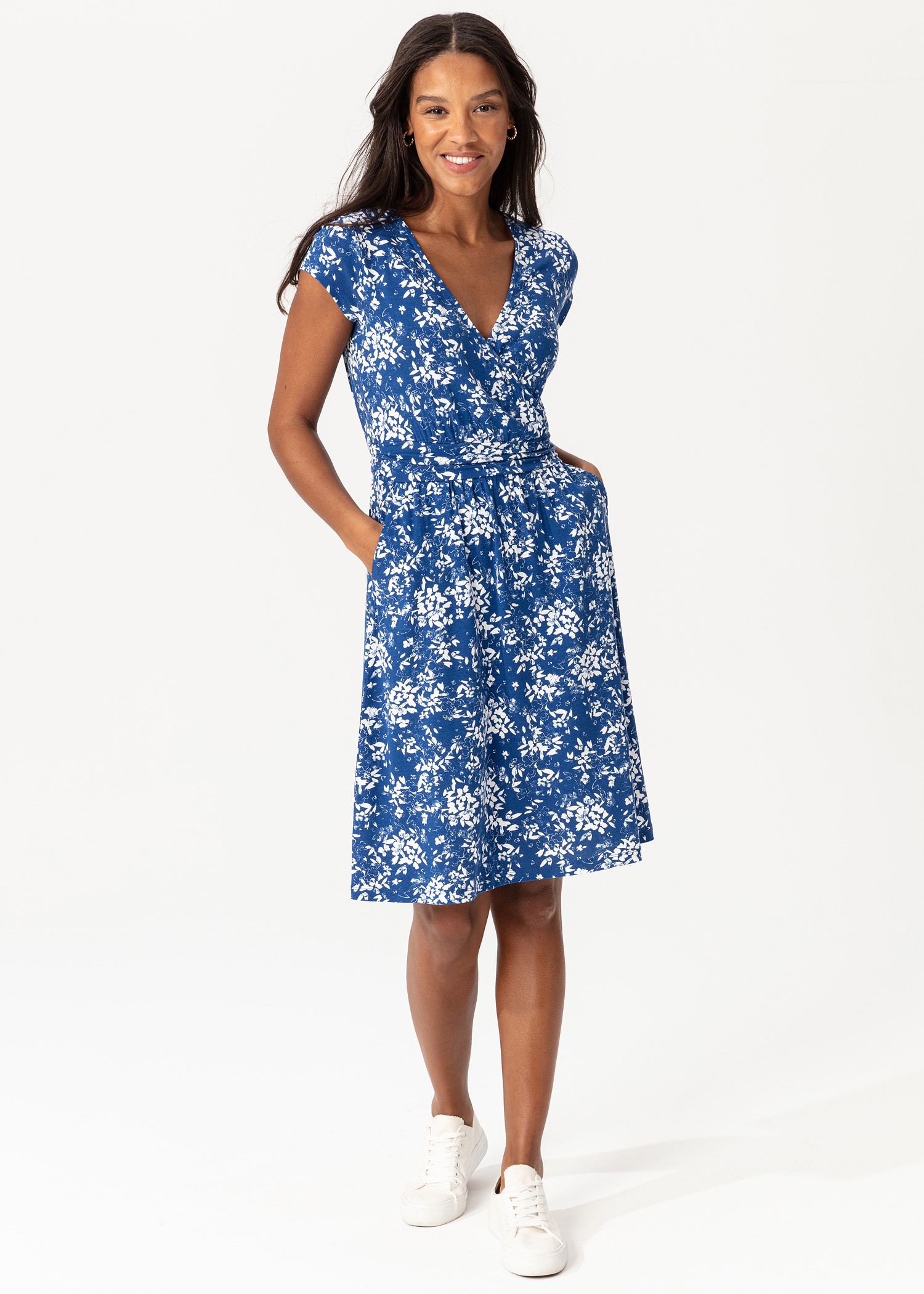 Floral dress with pockets Image 0