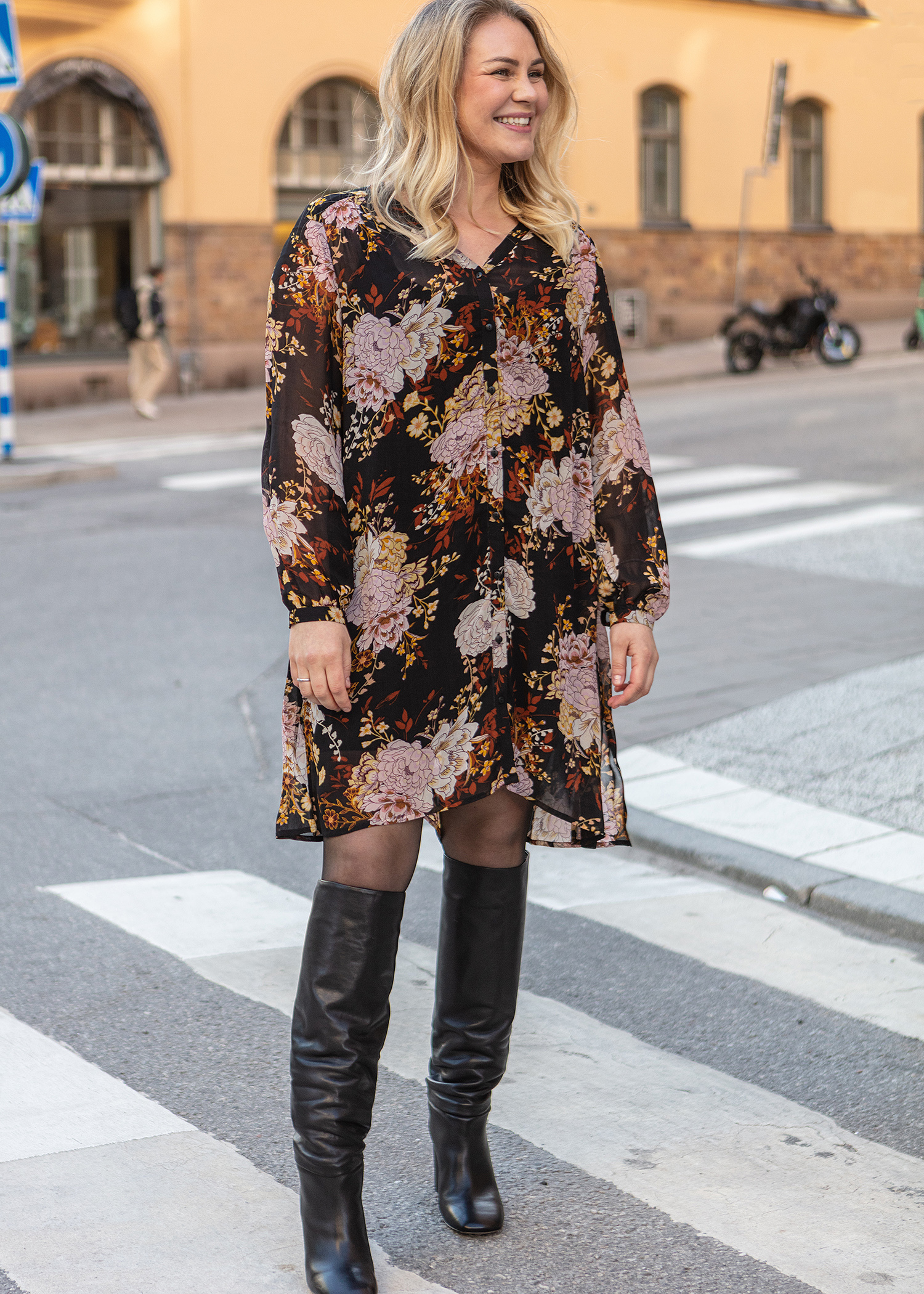 Patterned sheer buttoned tunic thumbnail 3
