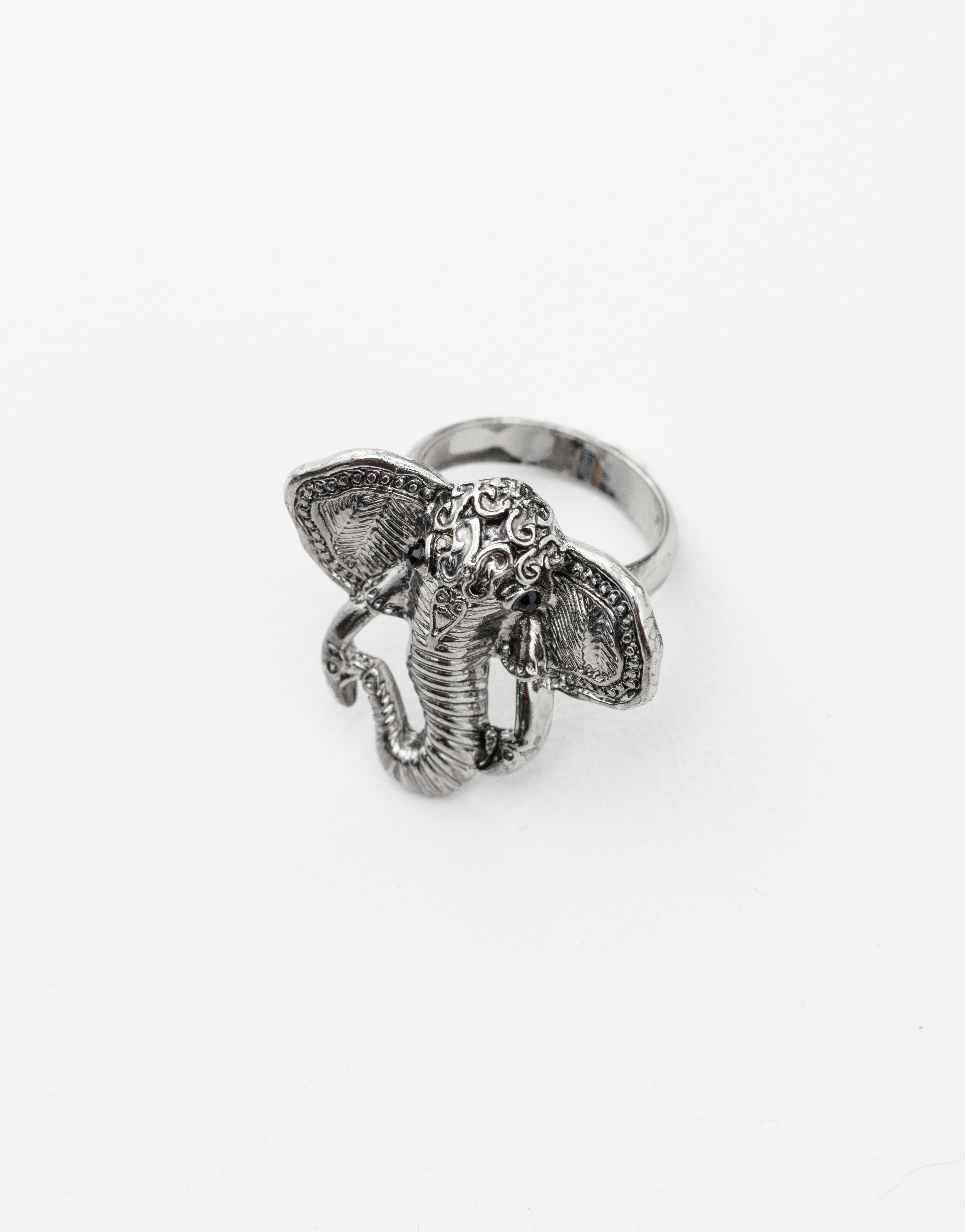 Silvrig ring med elefant Image 0
