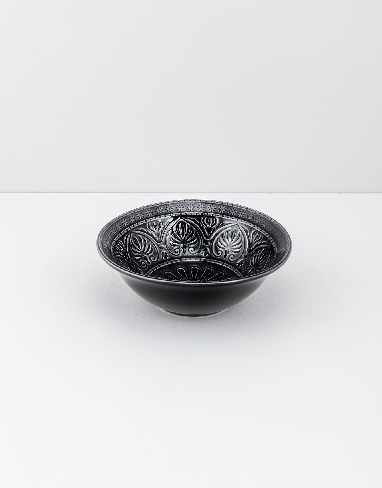Stoneware bowl thumbnail 0