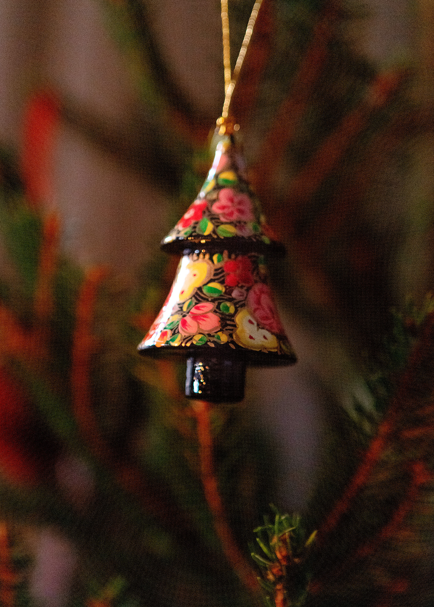 Christmas tree ornament thumbnail 1