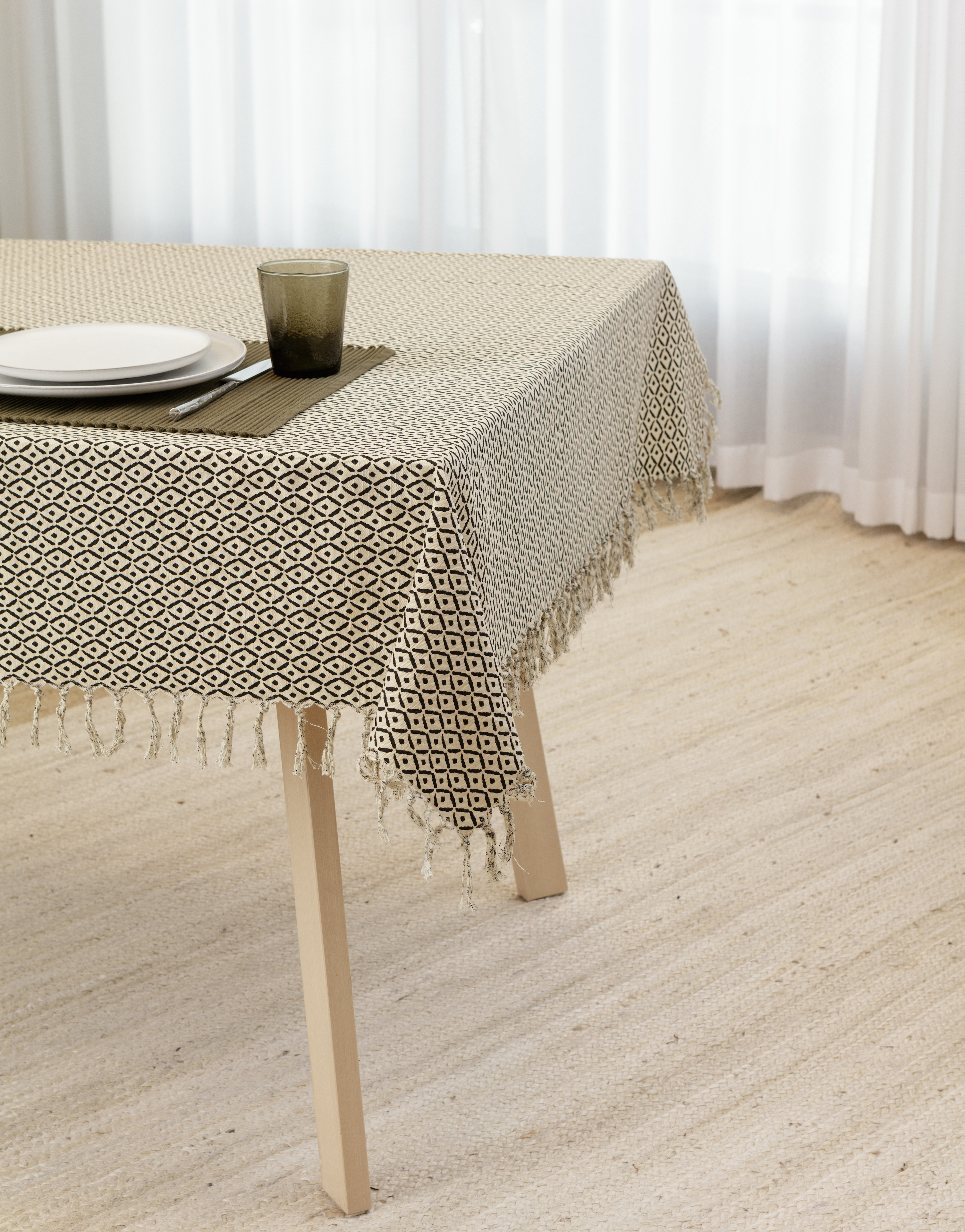 Patterned cotton tablecloth thumbnail 1