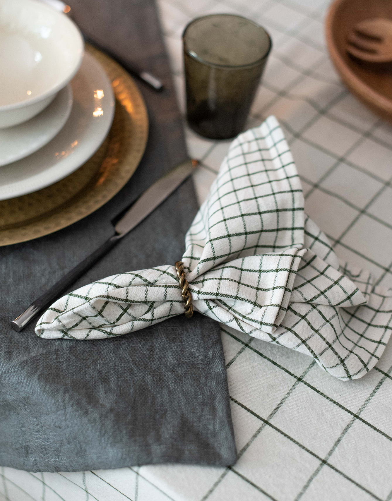 Linen and cotton blend napkins thumbnail 1